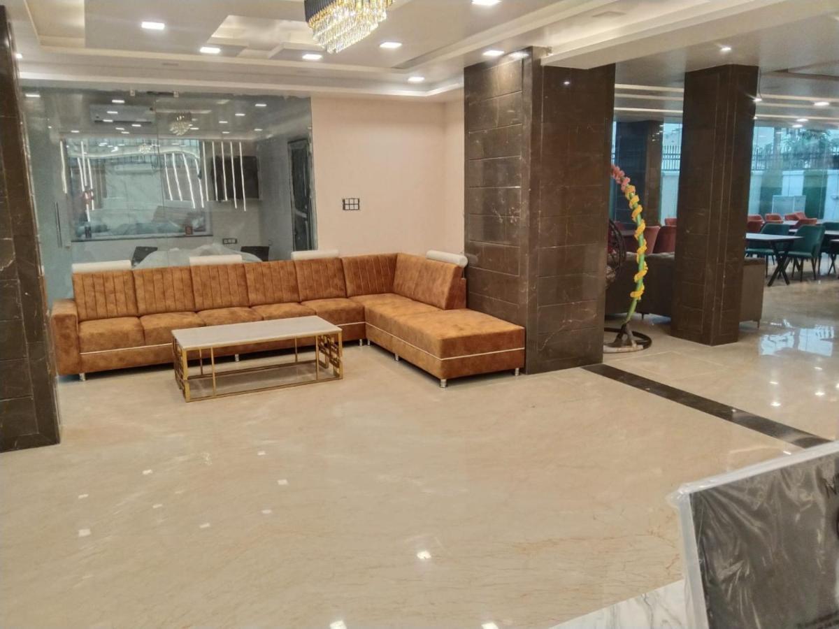 Hotel Vivaan Regency Haridwār Екстериор снимка